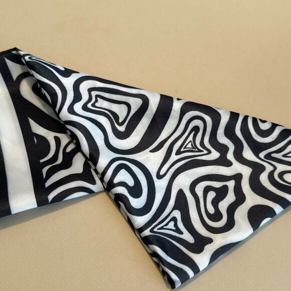 Black and White boho scarf P22 - Picture 4 of 4